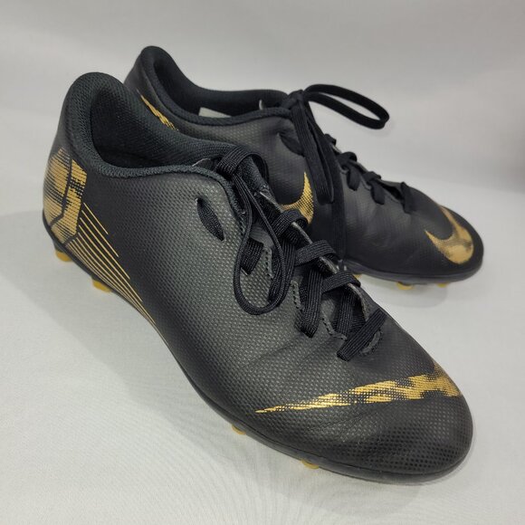 Nike Mercurial Vapor 12 Soccer Cleats Shoes Youth size 5 - Picture 1 of 6